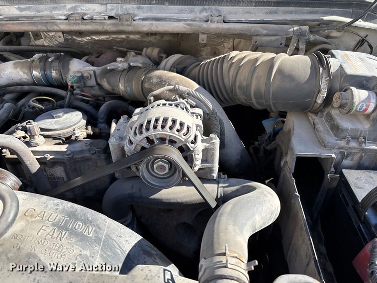 image for item ED5098 1999 Ford F350 Super Duty XLT Ext. Cab pickup truck