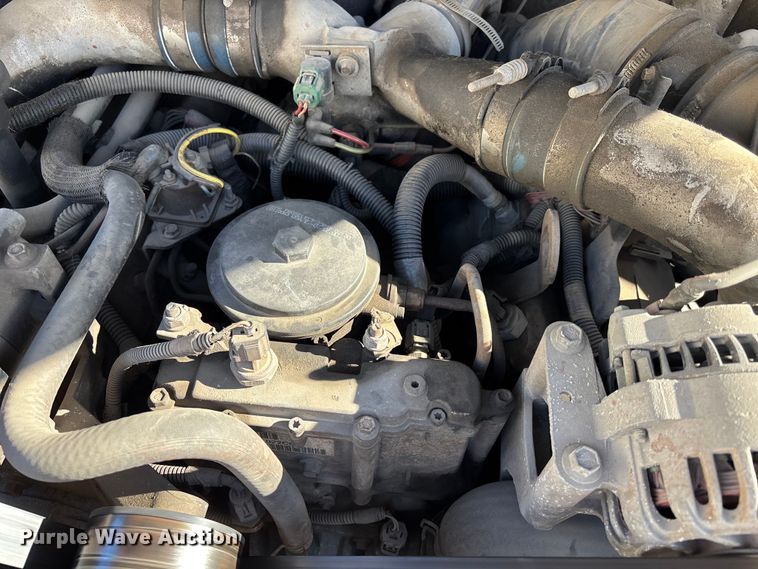 image for item ED5098 1999 Ford F350 Super Duty XLT Ext. Cab pickup truck