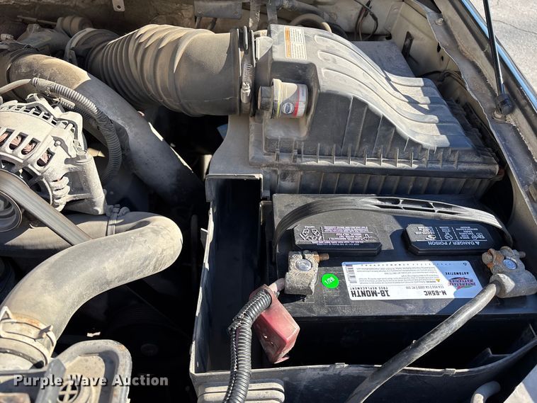 image for item ED5098 1999 Ford F350 Super Duty XLT Ext. Cab pickup truck