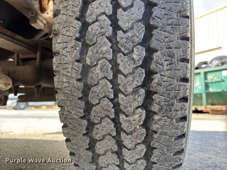 image for item ED5098 1999 Ford F350 Super Duty XLT Ext. Cab pickup truck