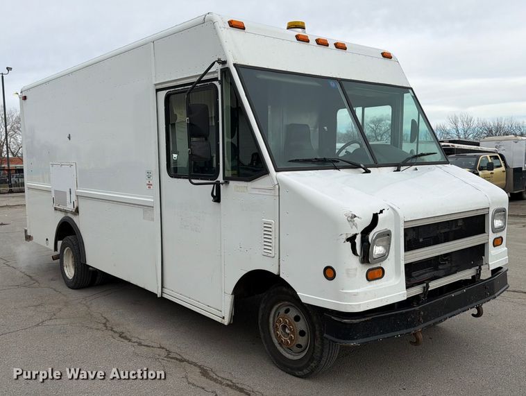 image for item ED5099 2003 Ford E450 delivery truck