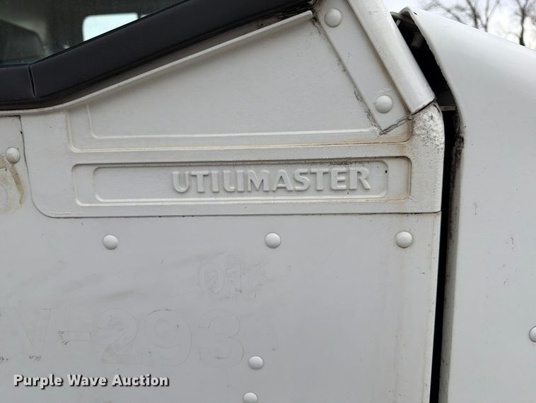 image for item ED5099 2003 Ford E450 delivery truck