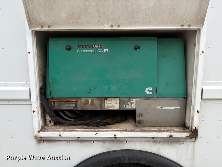 image for item ED5099 2003 Ford E450 delivery truck