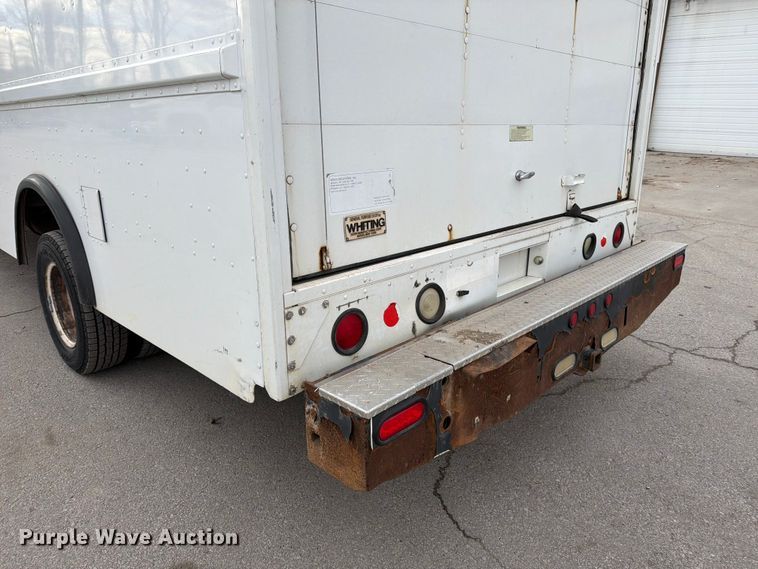 image for item ED5099 2003 Ford E450 delivery truck