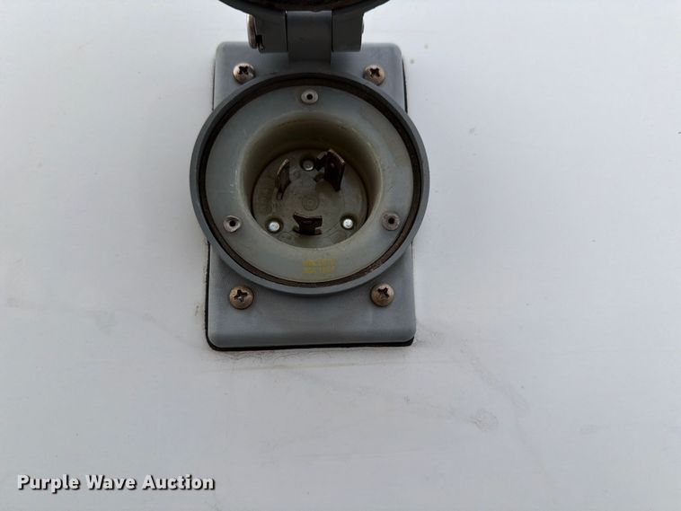 image for item ED5099 2003 Ford E450 delivery truck