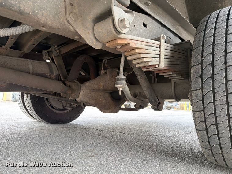 image for item ED5099 2003 Ford E450 delivery truck