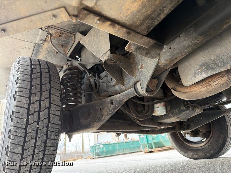 image for item ED5099 2003 Ford E450 delivery truck