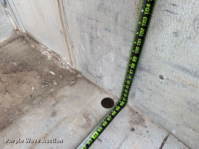 image for item ED5099 2003 Ford E450 delivery truck