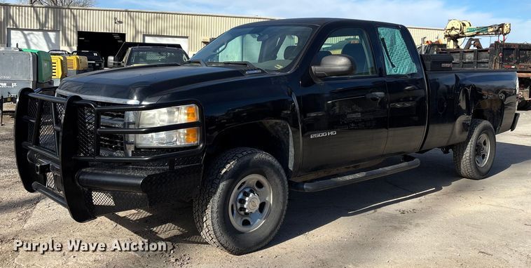 image for item ED5100 2009 Chevrolet Silverado 2500HD Ext. Cab pickup truck