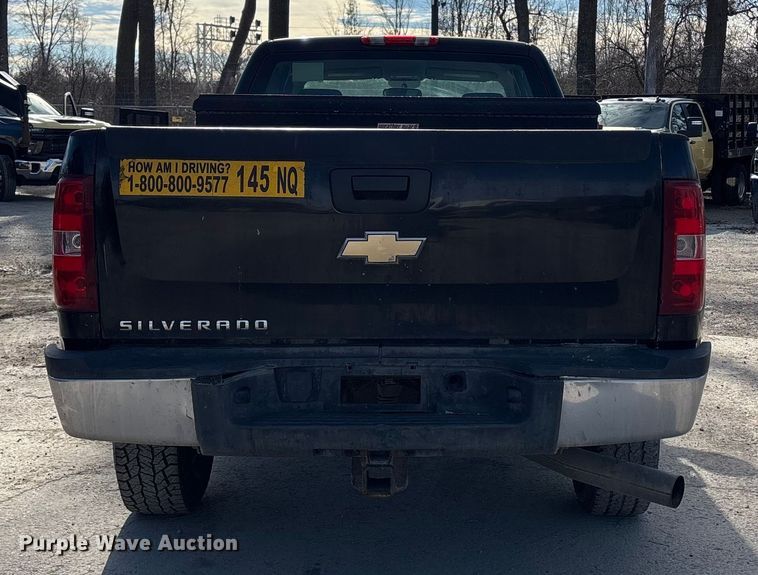 image for item ED5100 2009 Chevrolet Silverado 2500HD Ext. Cab pickup truck