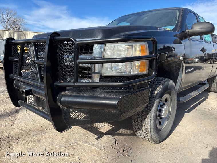 image for item ED5100 2009 Chevrolet Silverado 2500HD Ext. Cab pickup truck