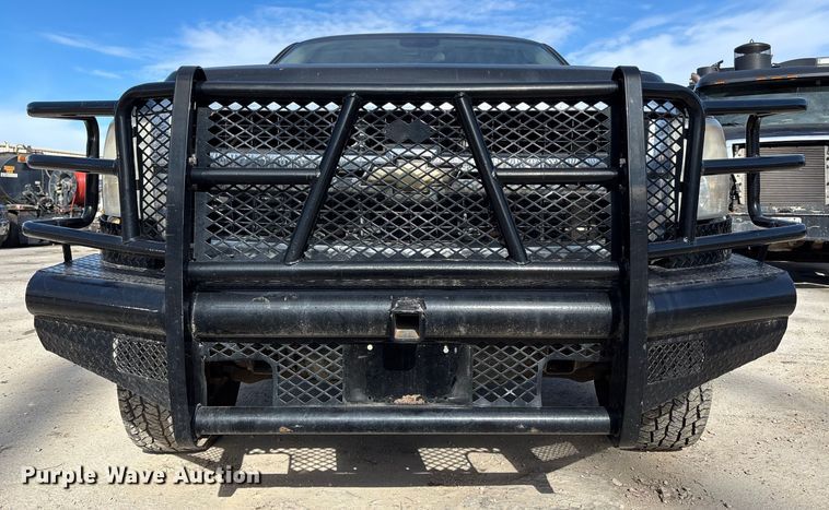 image for item ED5100 2009 Chevrolet Silverado 2500HD Ext. Cab pickup truck