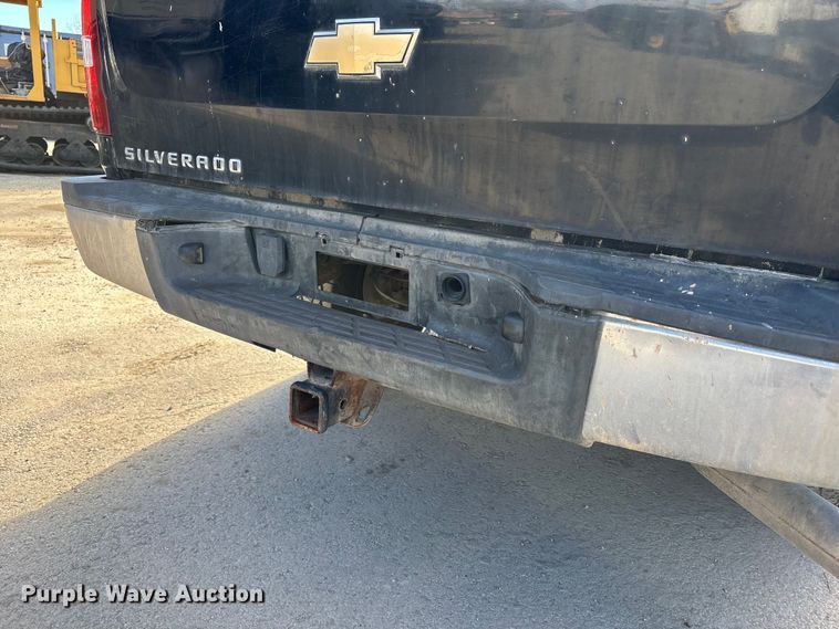 image for item ED5100 2009 Chevrolet Silverado 2500HD Ext. Cab pickup truck