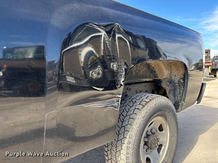 image for item ED5100 2009 Chevrolet Silverado 2500HD Ext. Cab pickup truck