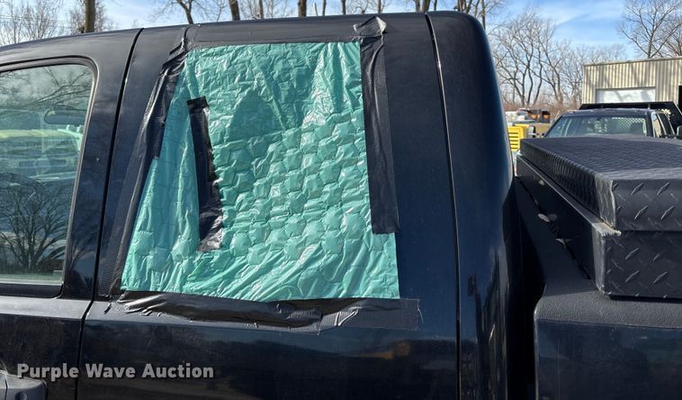 image for item ED5100 2009 Chevrolet Silverado 2500HD Ext. Cab pickup truck