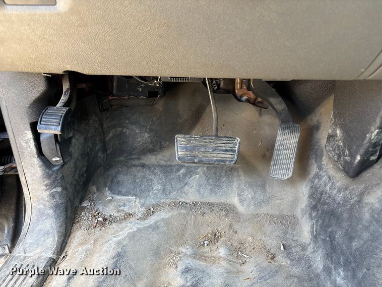 image for item ED5100 2009 Chevrolet Silverado 2500HD Ext. Cab pickup truck