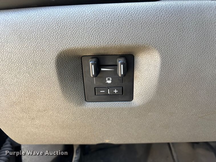 image for item ED5100 2009 Chevrolet Silverado 2500HD Ext. Cab pickup truck