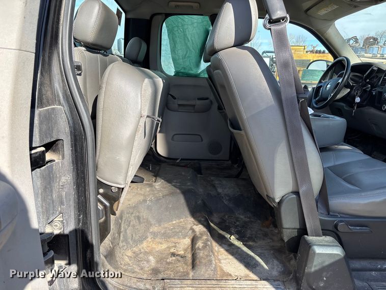 image for item ED5100 2009 Chevrolet Silverado 2500HD Ext. Cab pickup truck