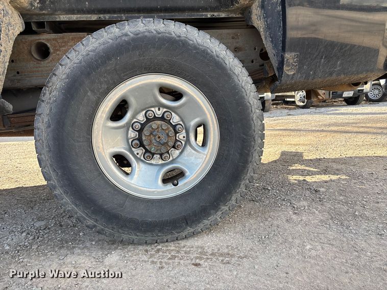 image for item ED5100 2009 Chevrolet Silverado 2500HD Ext. Cab pickup truck