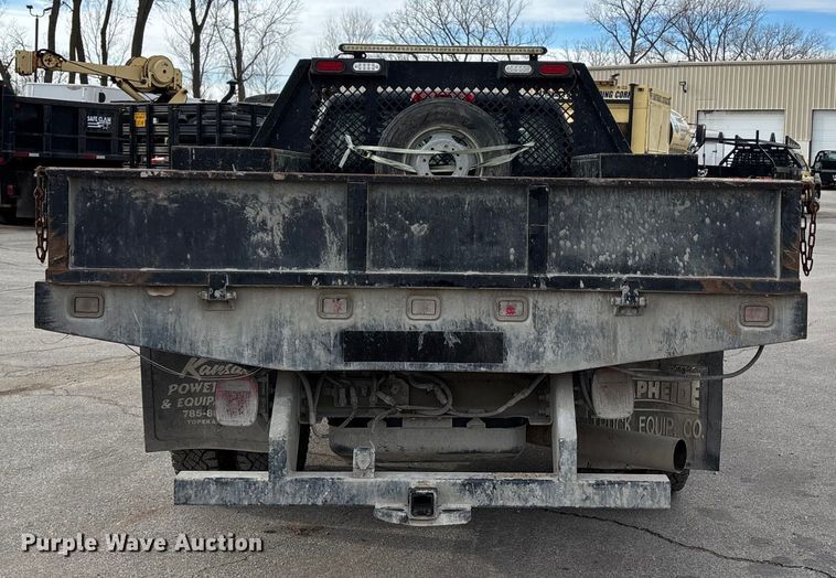 image for item ED5103 2016 Chevrolet Silverado 3500HD Crew Cab flatbed pickup truck