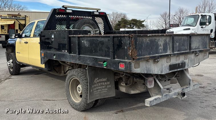 image for item ED5103 2016 Chevrolet Silverado 3500HD Crew Cab flatbed pickup truck