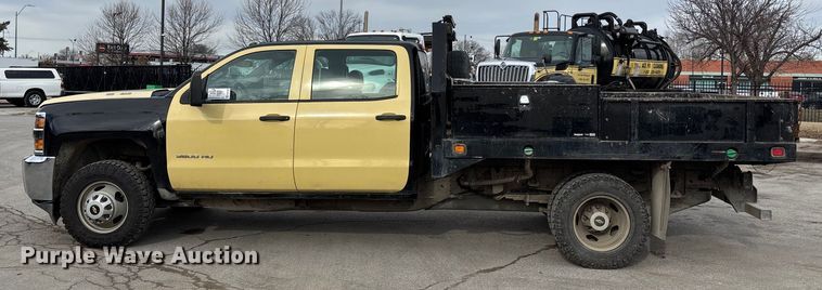 image for item ED5103 2016 Chevrolet Silverado 3500HD Crew Cab flatbed pickup truck