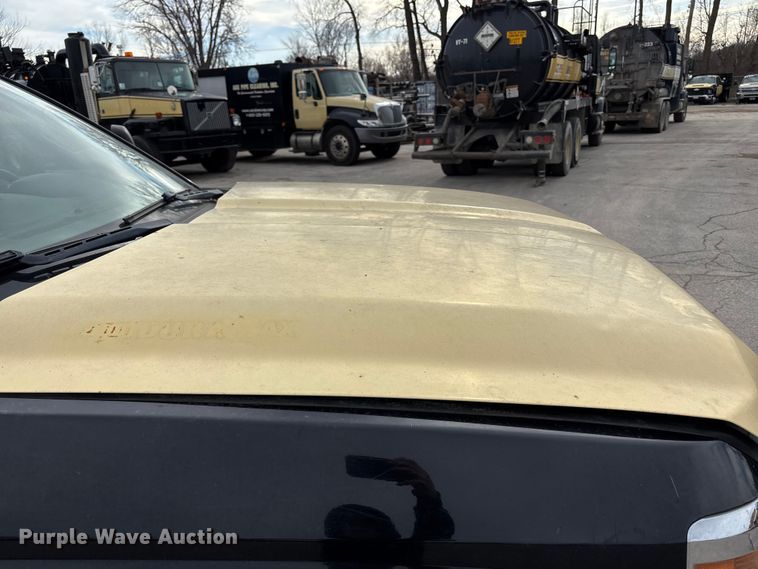 image for item ED5103 2016 Chevrolet Silverado 3500HD Crew Cab flatbed pickup truck