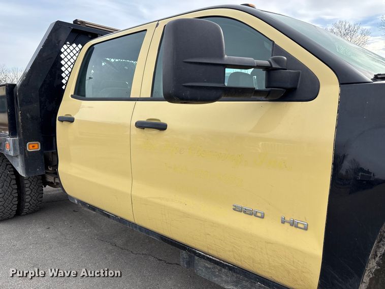 image for item ED5103 2016 Chevrolet Silverado 3500HD Crew Cab flatbed pickup truck