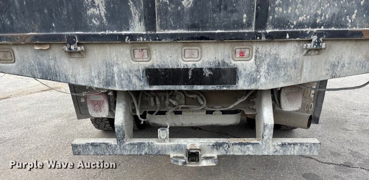 image for item ED5103 2016 Chevrolet Silverado 3500HD Crew Cab flatbed pickup truck