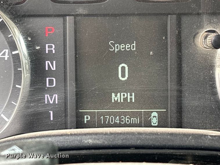 image for item ED5103 2016 Chevrolet Silverado 3500HD Crew Cab flatbed pickup truck