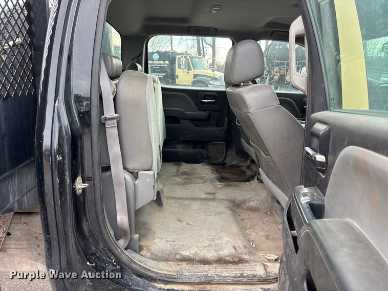 image for item ED5103 2016 Chevrolet Silverado 3500HD Crew Cab flatbed pickup truck