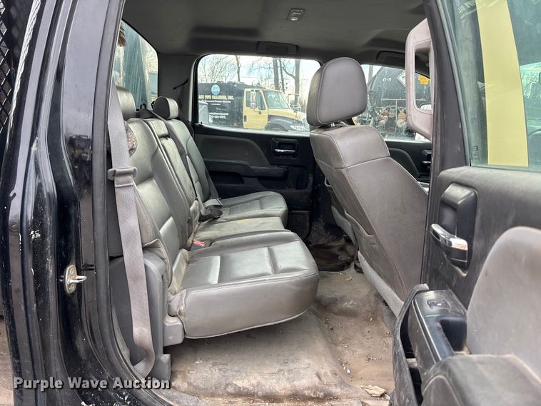 image for item ED5103 2016 Chevrolet Silverado 3500HD Crew Cab flatbed pickup truck