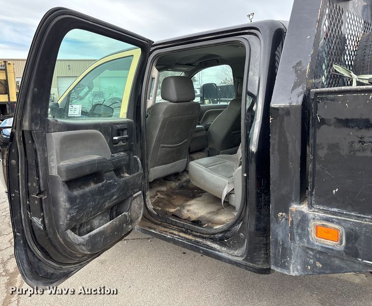 image for item ED5103 2016 Chevrolet Silverado 3500HD Crew Cab flatbed pickup truck