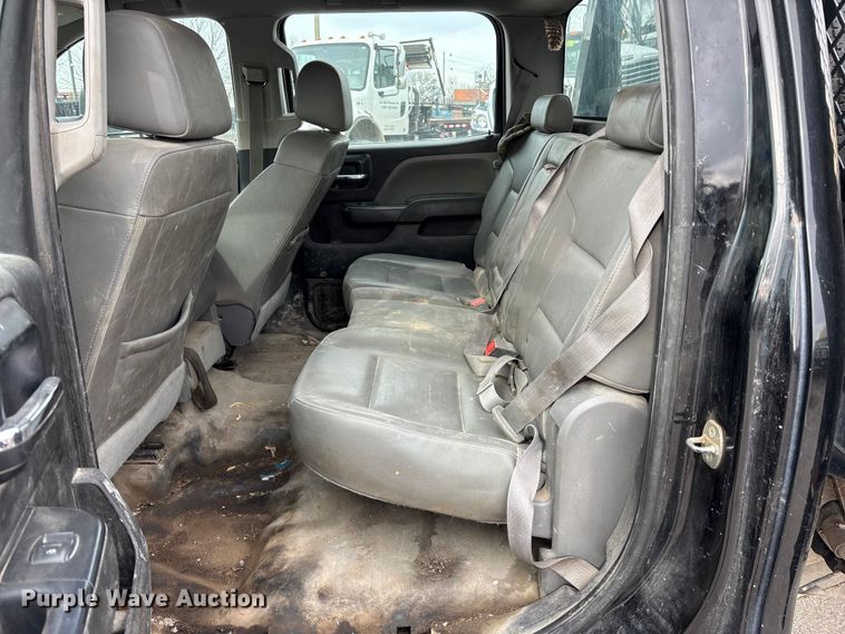 image for item ED5103 2016 Chevrolet Silverado 3500HD Crew Cab flatbed pickup truck