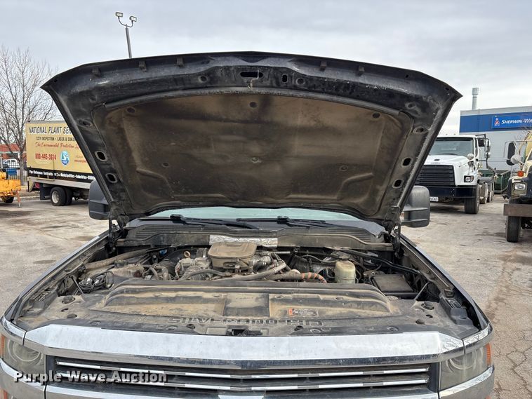 image for item ED5103 2016 Chevrolet Silverado 3500HD Crew Cab flatbed pickup truck