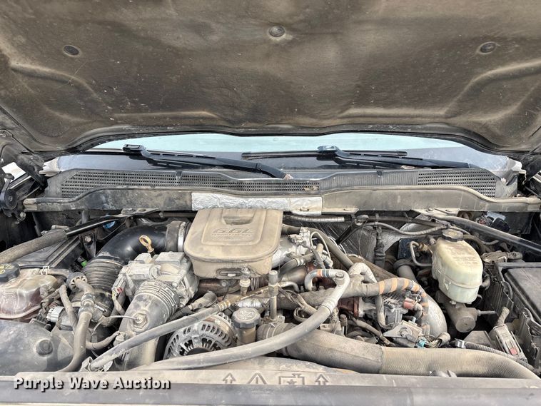 image for item ED5103 2016 Chevrolet Silverado 3500HD Crew Cab flatbed pickup truck