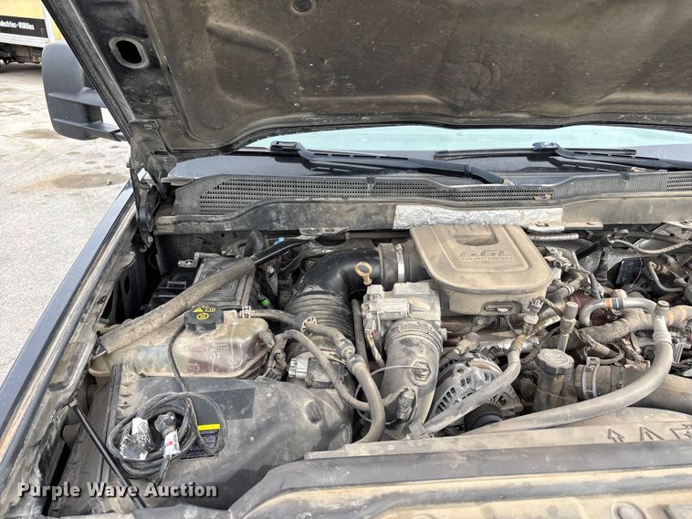 image for item ED5103 2016 Chevrolet Silverado 3500HD Crew Cab flatbed pickup truck