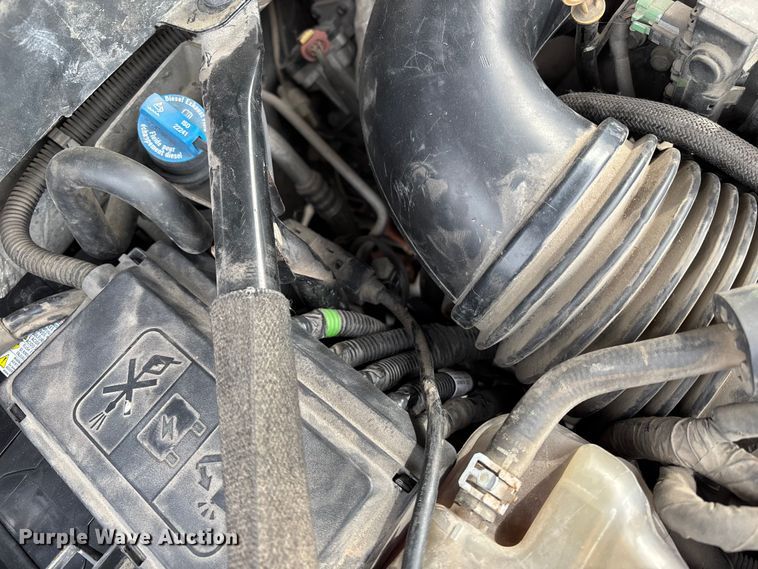 image for item ED5103 2016 Chevrolet Silverado 3500HD Crew Cab flatbed pickup truck