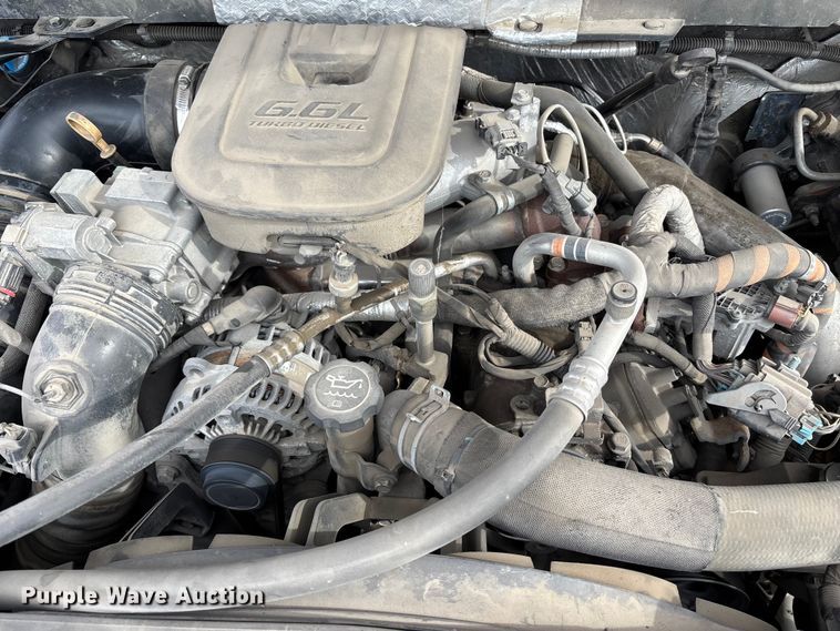 image for item ED5103 2016 Chevrolet Silverado 3500HD Crew Cab flatbed pickup truck