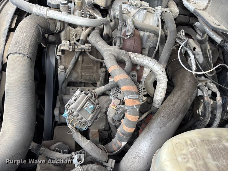 image for item ED5103 2016 Chevrolet Silverado 3500HD Crew Cab flatbed pickup truck