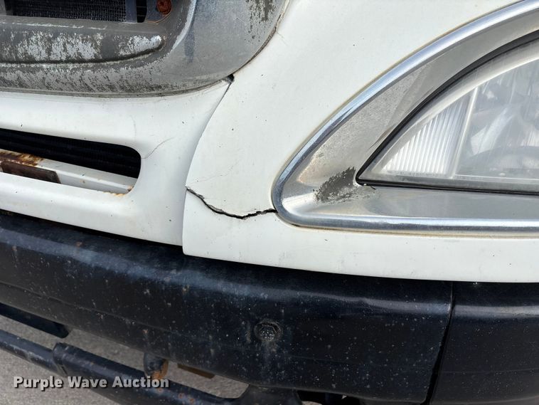 image for item ED5104 2005 Freightliner Columbia semi truck