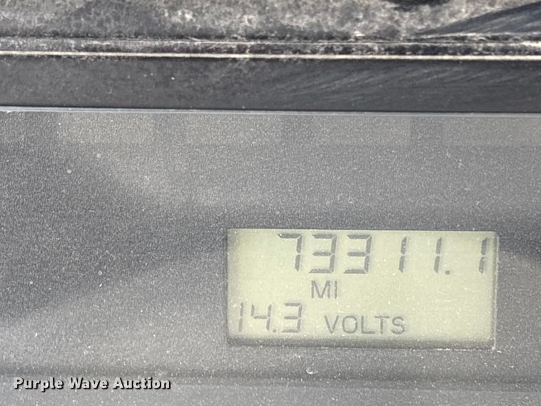 image for item ED5104 2005 Freightliner Columbia semi truck