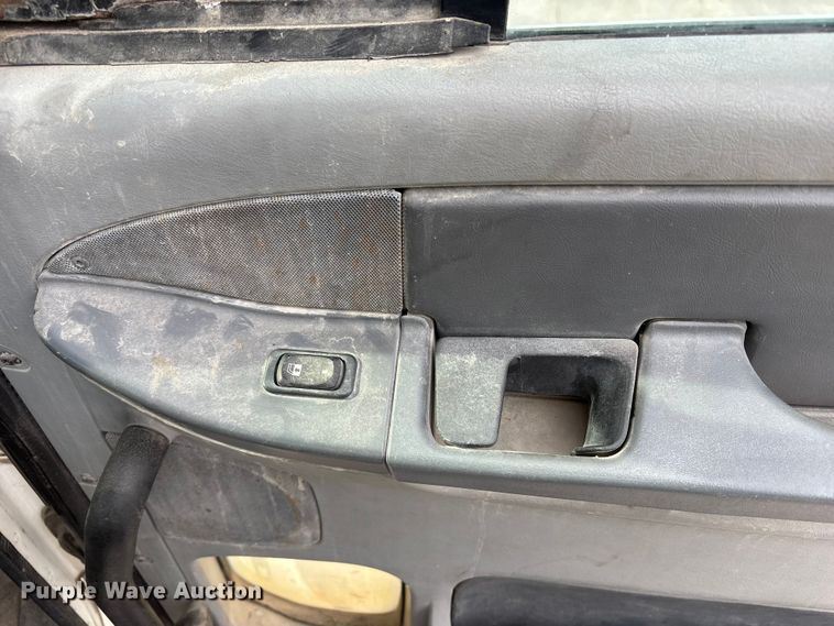 image for item ED5104 2005 Freightliner Columbia semi truck