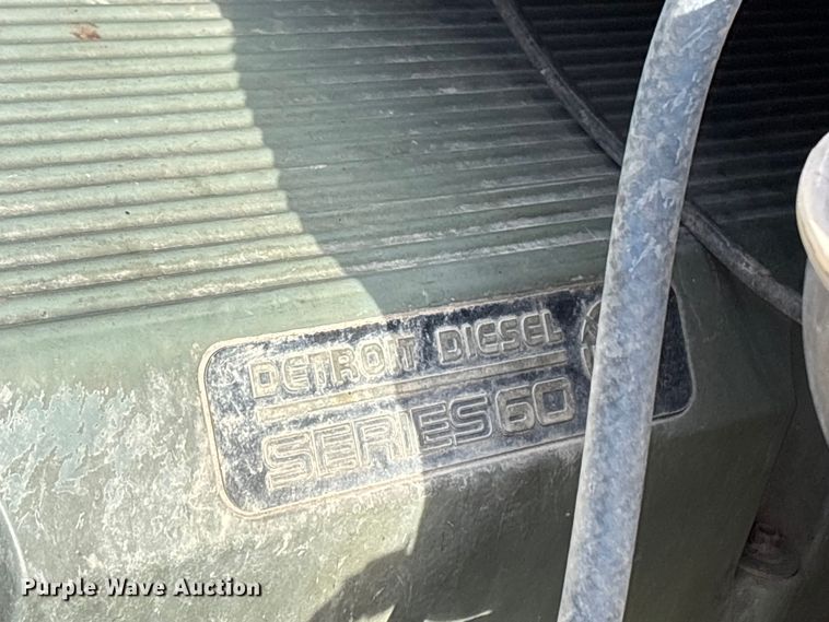 image for item ED5104 2005 Freightliner Columbia semi truck