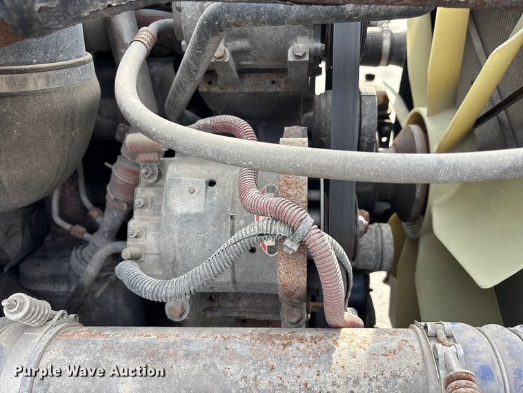 image for item ED5104 2005 Freightliner Columbia semi truck