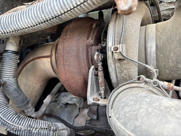 image for item ED5104 2005 Freightliner Columbia semi truck