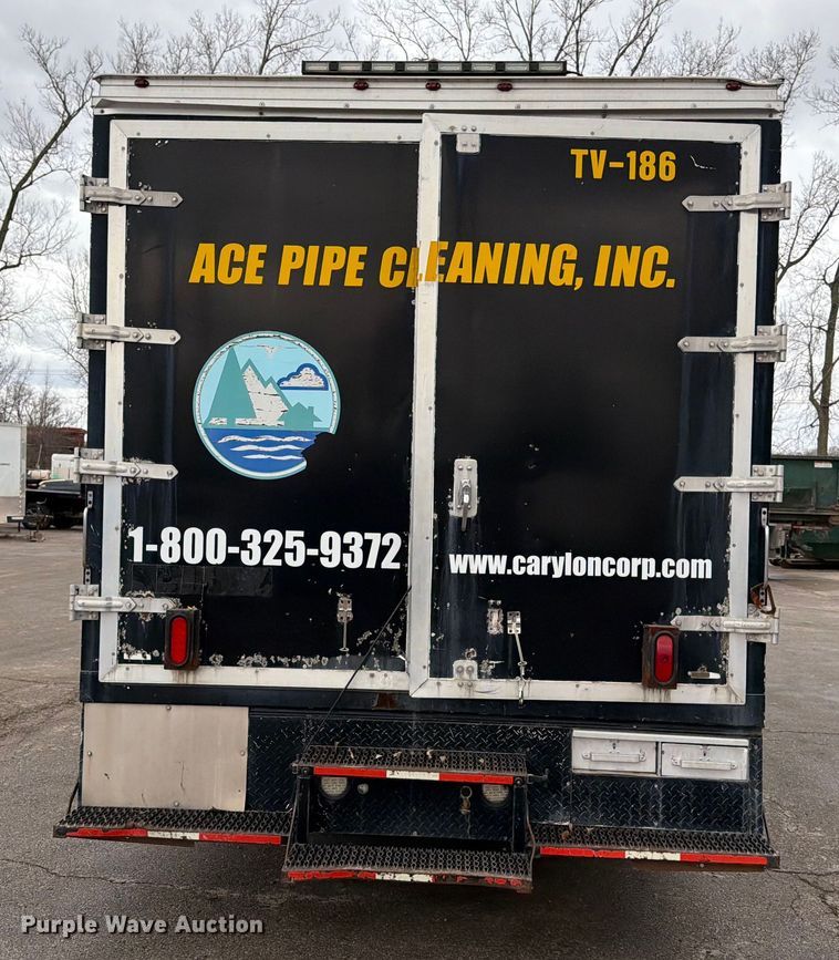 image for item ED5112 2009 Ford E450 Super Duty delivery van