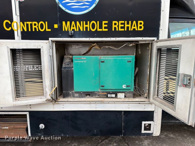 image for item ED5112 2009 Ford E450 Super Duty delivery van