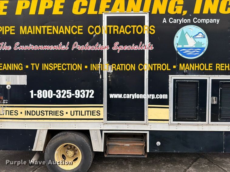 image for item ED5112 2009 Ford E450 Super Duty delivery van