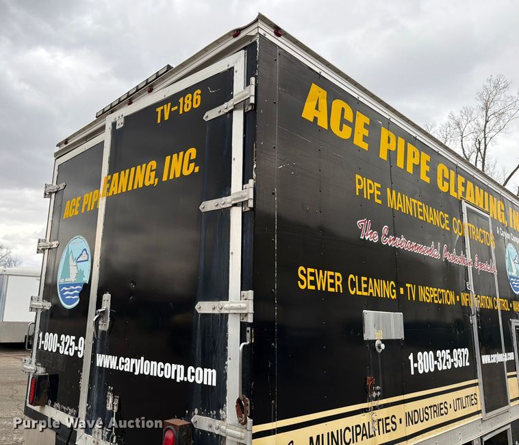 image for item ED5112 2009 Ford E450 Super Duty delivery van